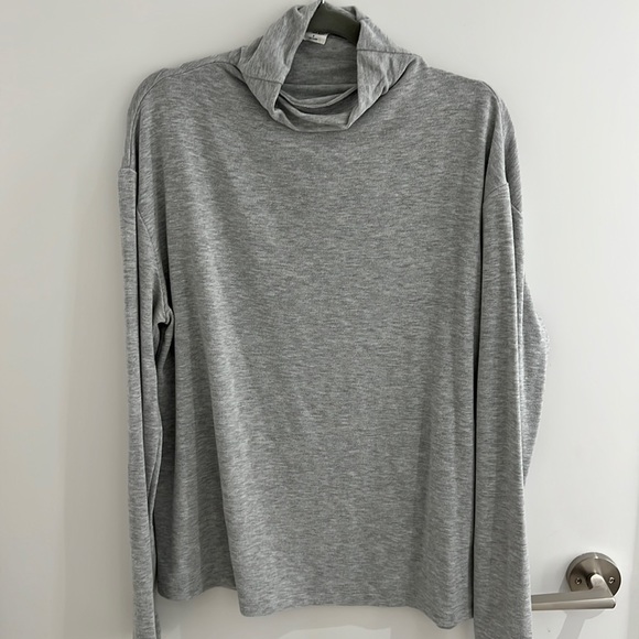 Wilfred Free turtleneck - Picture 1 of 2